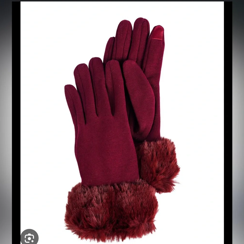 NWT‎ Marcus Adler Burgundy Gloves Faux Fur Trim Winter w/ Touchscreen Technology